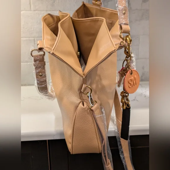 Steve Madden Bodie Tote - NWT - Tan 16x13 Inches - Picture 2 of 16